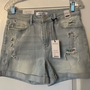 Judy Blue light blue distressed cuffed jean shorts size medium